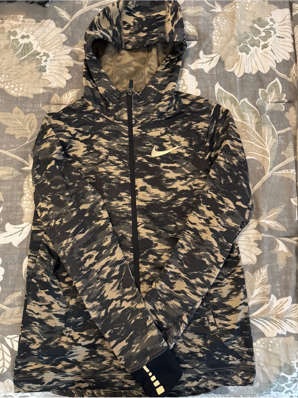 Nike Black and Tan Camo-Print Full-Zip Hoodie Jacket